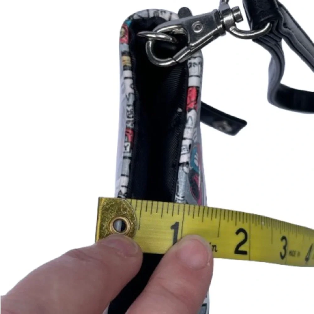 Disney Parks Wristlet Comic Style Mickey and Minnie Mouse - Very Good Condition - Picture 16 of 16